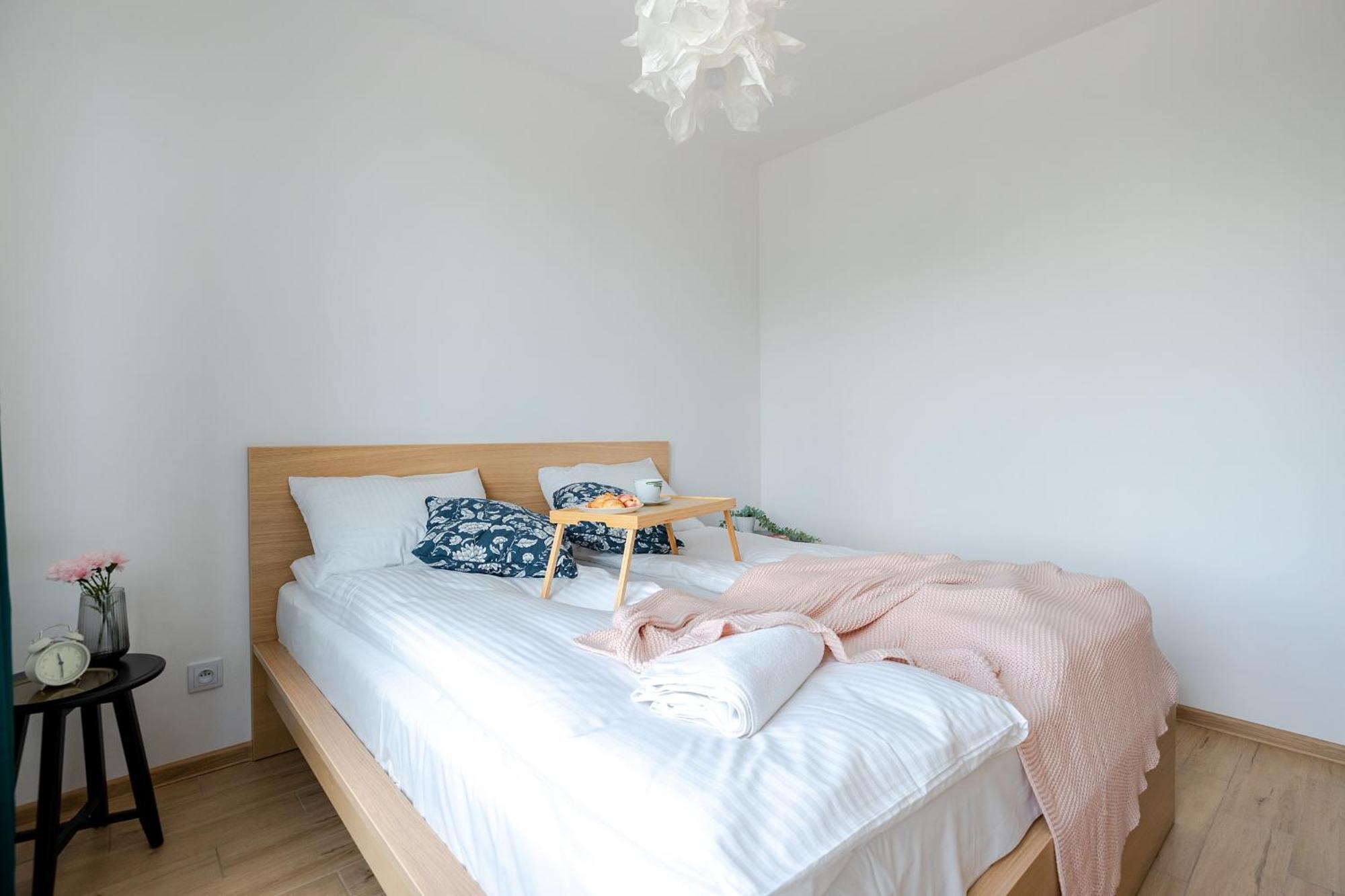 Shortstaypoland Pileckiego B140 *